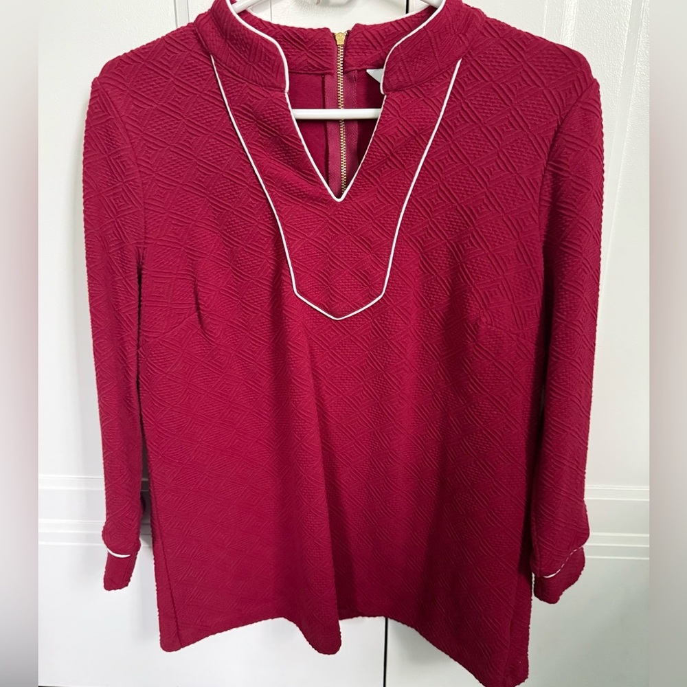 Crown & Ivy Women’s Textured V Neck Maroon Top